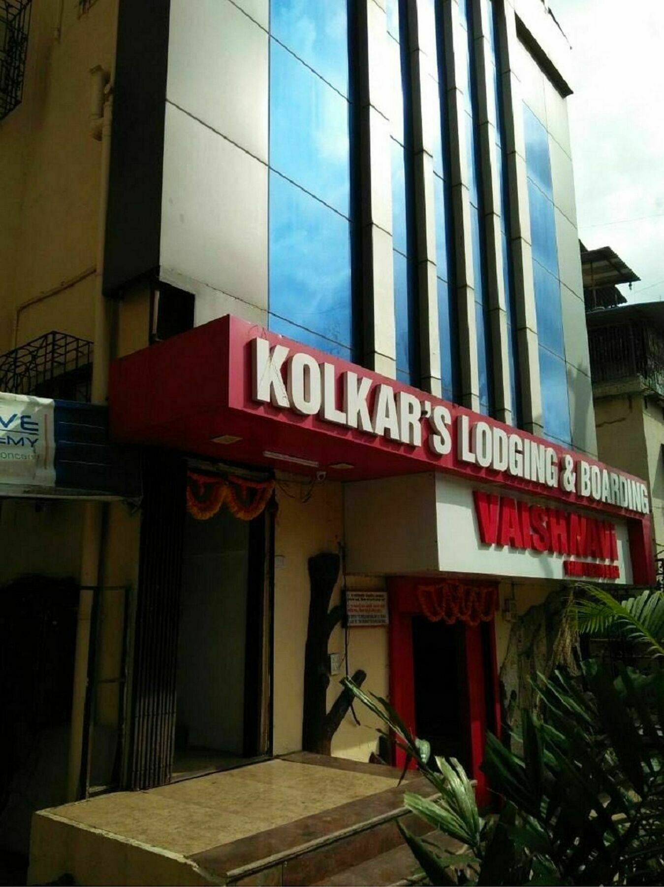 Kolkar Hotel Panvel Exterior photo